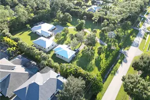 2950 Coach House Ln, Naples, FL 34105 - Photo 49