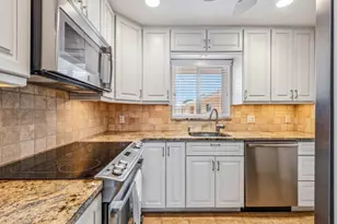 578 Broad Ave S, Naples, FL 34102 - Photo 3