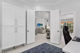 5902 Bermuda Ln, Naples, FL 34119 - Photo 19