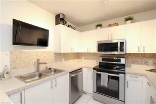 519 Roma Ct, Naples, FL 34110 - Photo 21