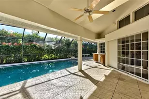 1040 Moon Lake Dr, Naples, FL 34104 - Photo 23