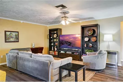 4818 Tahiti Ln, Naples, FL 34112 - Photo 7
