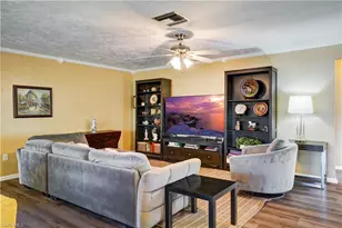 4818 Tahiti Ln, Naples, FL 34112 - Photo 7
