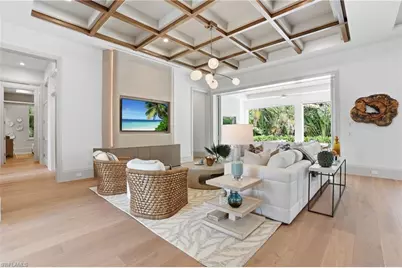 744 Willowhead Dr, Naples, FL 34103 - Photo 5