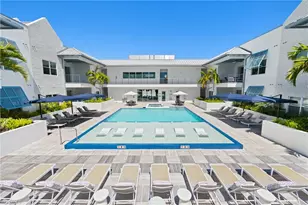 201 8th St S, Naples, FL 34102 - Photo 29