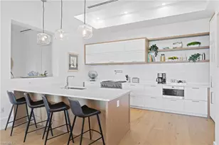 201 8th St S, Naples, FL 34102 - Photo 3