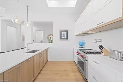 201 8th St S #310, Naples, FL 34102 - Photo 11