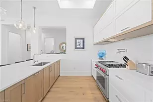 201 8th St S, Naples, FL 34102 - Photo 11