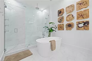 201 8th St S, Naples, FL 34102 - Photo 17
