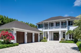 3525 Fort Charles Dr, Naples, FL 34102 - Photo 27