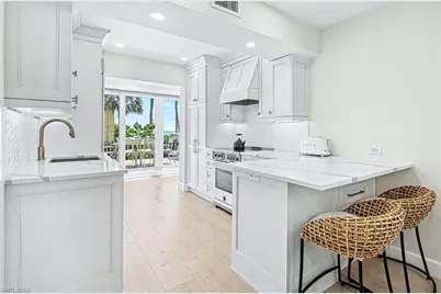 1851 Gulf Shore Blvd N #4, Naples, FL 34102 - Photo 9