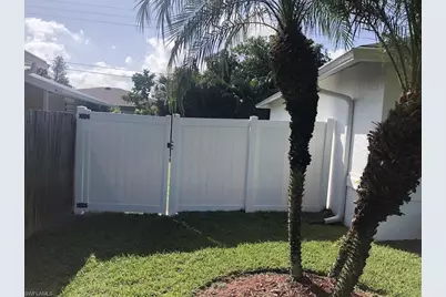 1082 Capri Dr, Naples, FL 34103 - Photo 13