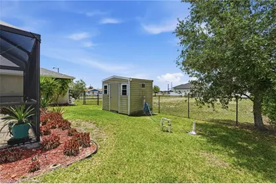 21 Tropicana Pkwy E, Cape Coral, FL 33909 - Photo 29