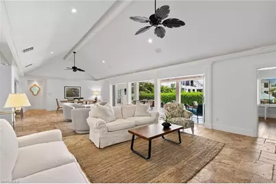 2201 Beacon Ln, Naples, FL 34103 - Photo 11
