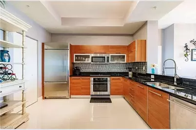 3000 Oasis Grand Blvd #401, Fort Myers, FL 33916 - Photo 7