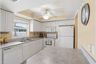 919 NE 18th Ter, Cape Coral, FL 33909 - Photo 9