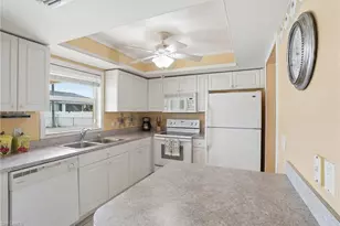 919 NE 18th Terrace, Cape Coral, FL 33909 - Photo 9