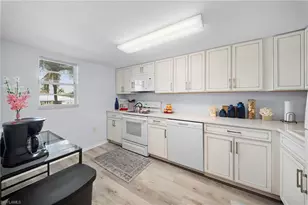 2111 Barkeley Ln, Fort Myers, FL 33907 - Photo 3