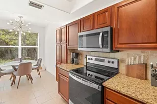 1315 Henley St, Naples, FL 34105 - Photo 21