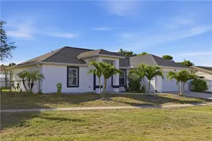 1082 Ridgeway Dr, North Fort Myers, FL 33903 - Photo 1