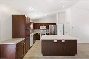 1082 Ridgeway Dr, North Fort Myers, FL 33903 - Photo 9