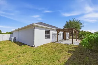 1082 Ridgeway Dr, North Fort Myers, FL 33903 - Photo 23