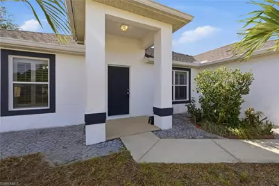1082 Ridgeway Dr, North Fort Myers, FL 33903 - Photo 3