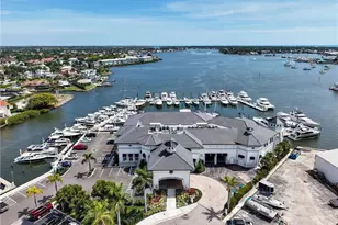 801 River Point Dr, Naples, FL 34102 - Photo 33