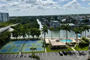 11118 Gulf Shore Dr, Naples, FL 34108 - Photo 21