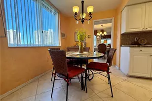 11118 Gulf Shore Dr, Naples, FL 34108 - Photo 13