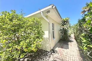 688 W Valley Dr, Bonita Springs, FL 34134 - Photo 5