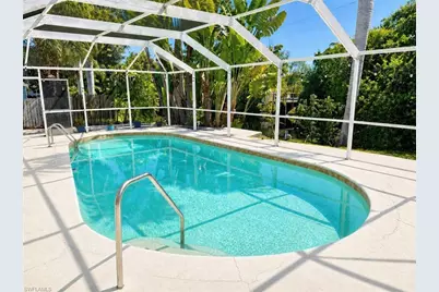 688 W Valley Dr, Bonita Springs, FL 34134 - Photo 23