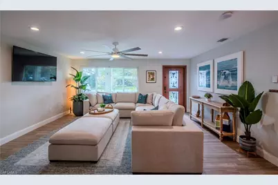 1385 Wisconsin Dr, Naples, FL 34103 - Photo 5