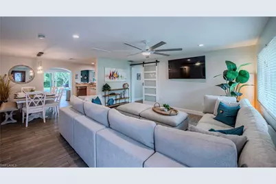 1385 Wisconsin Dr, Naples, FL 34103 - Photo 3