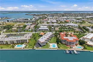 816 W Elkcam Cir, Marco Island, FL 34145 - Photo 31