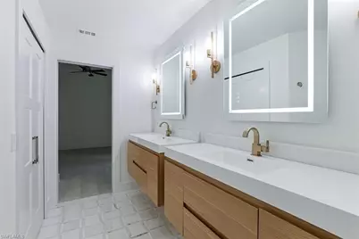 116 Fountain Cir, Naples, FL 34119 - Photo 13