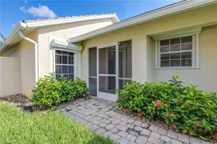 116 Fountain Cir, Naples, FL 34119 - Photo 3