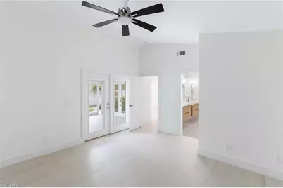 116 Fountain Cir, Naples, FL 34119 - Photo 11