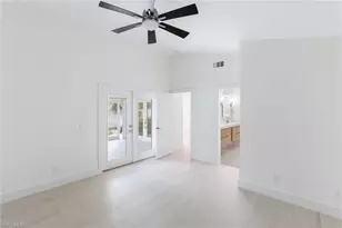 116 Fountain Cir, Naples, FL 34119 - Photo 11