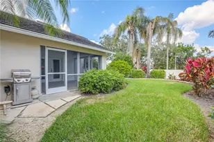 116 Fountain Cir, Naples, FL 34119 - Photo 23