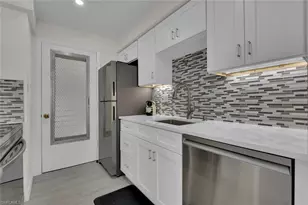 1300 Gulf Shore Blvd N, Naples, FL 34102 - Photo 3