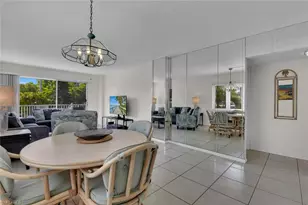 1300 Gulf Shore Blvd N, Naples, FL 34102 - Photo 7