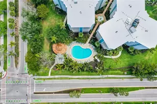1300 Gulf Shore Blvd N, Naples, FL 34102 - Photo 23
