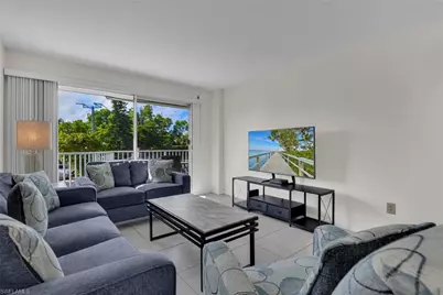 1300 Gulf Shore Blvd N #205, Naples, FL 34102 - Photo 9