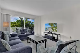 1300 Gulf Shore Blvd N, Naples, FL 34102 - Photo 9