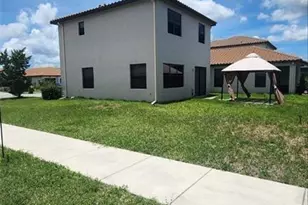 9015 Madrid Cir, Naples, FL 34104 - Photo 3