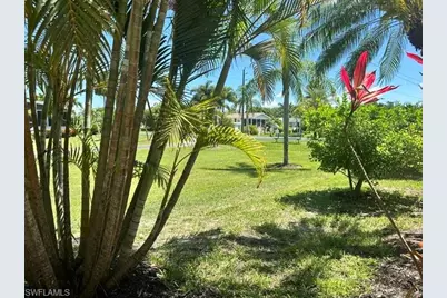 1675 Diamond Lake Cir, Naples, FL 34114 - Photo 11