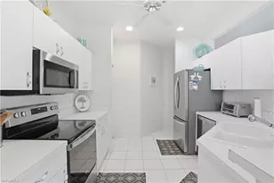 800 Carrick Bend Cir, Naples, FL 34110 - Photo 7