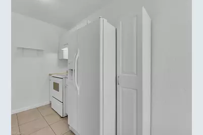 4617 Bayshore Dr #H5, Naples, FL 34112 - Photo 7