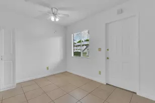 4617 Bayshore Dr, Naples, FL 34112 - Photo 5